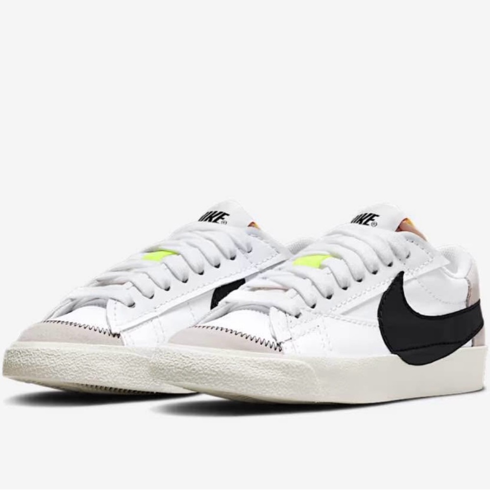 BRAND NEW , Never Worn: Nike White and Black Low-Top Sneakers